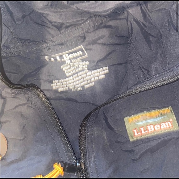 LL Bean Light rain jacket! - Picture 2 of 3